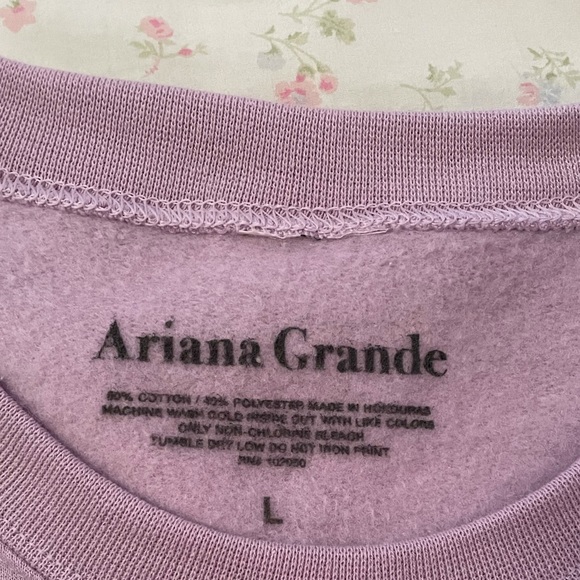 Ariana Grande RARE BUWYGF crewneck - Picture 6 of 6